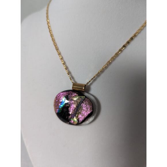 Dichroic fused glass 1 3/8" x 1 1/4" Gold plated chain 20" Brass bail. - Picture 5 of 7